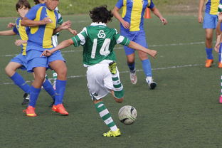 米兰体育-中国斯诺克选手吴宜泽表现抢眼，成功逆转特鲁姆普进入8强。，大陆斯诺克选手